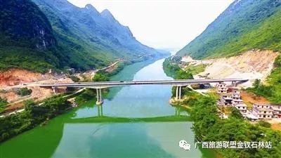 俊逸_俊逸汽车_俊逸的意思