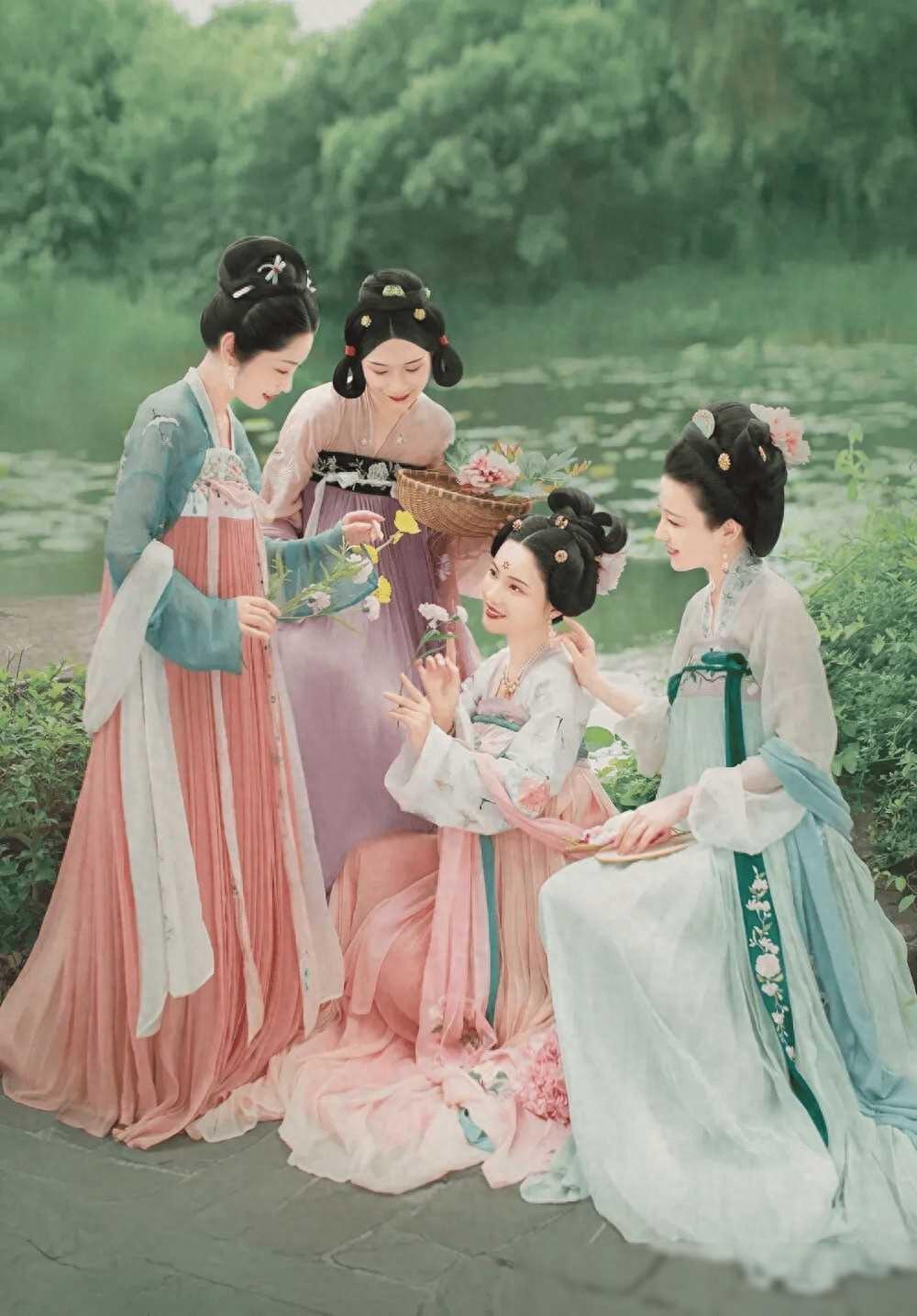 笑_勉强的笑讥讽的笑_笑组词