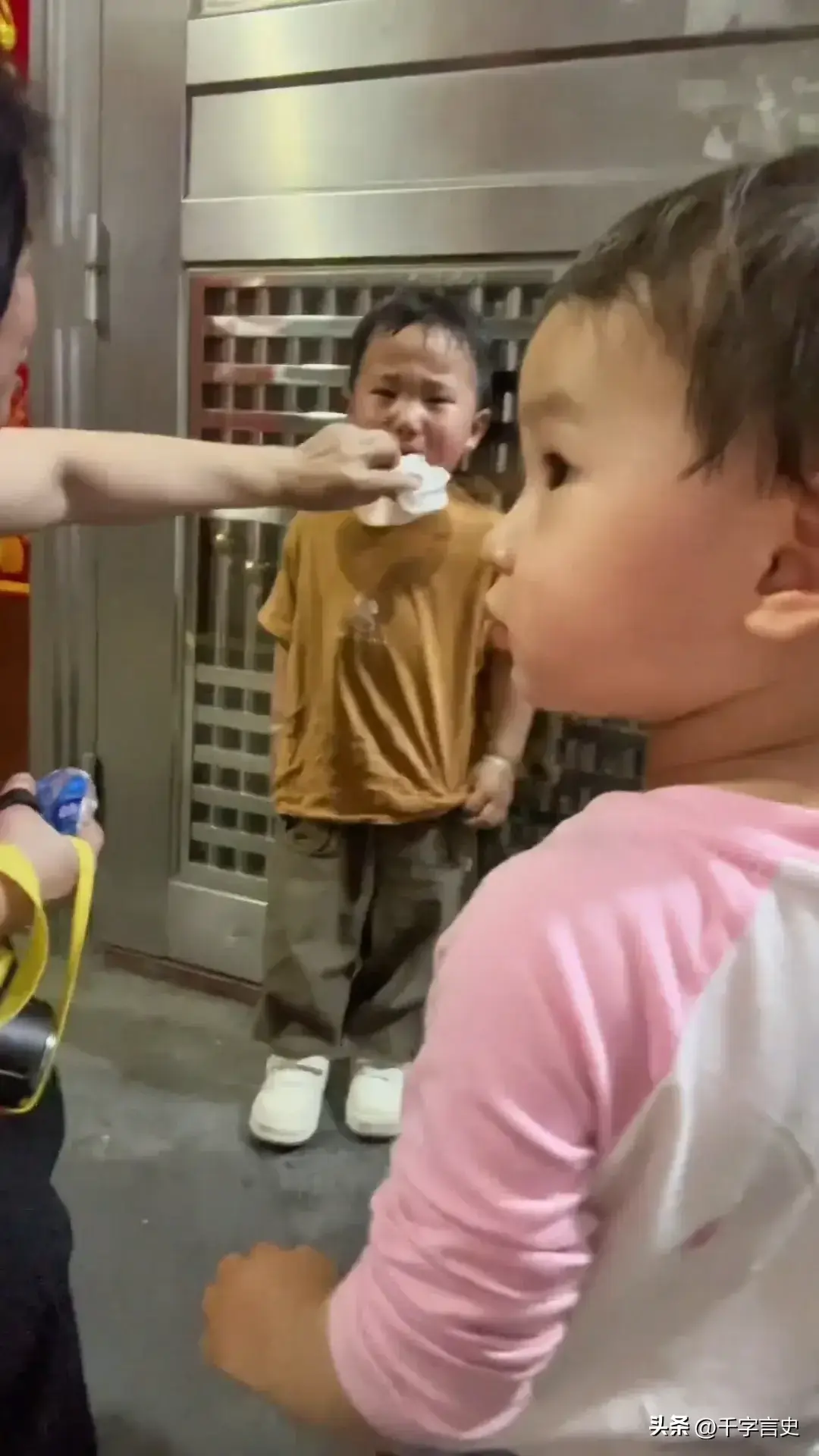 勉强地笑狡诈地笑_笑_笑组词