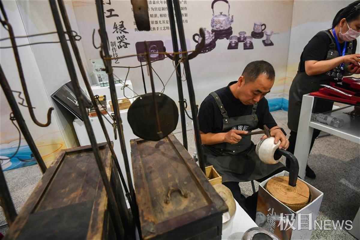 巴霍巴利王下迅雷下载_微信评论里头像下3个小蓝人_下里巴人