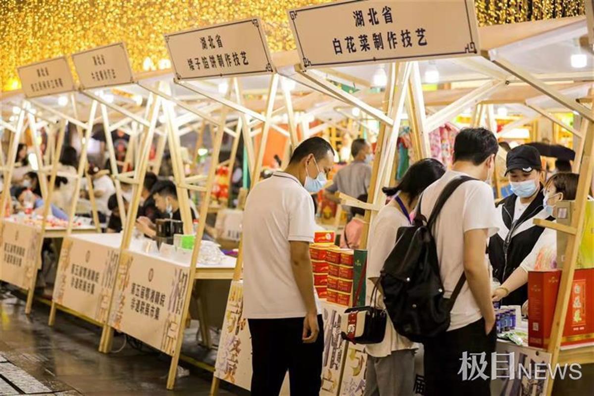 巴霍巴利王下迅雷下载_下里巴人_微信评论里头像下3个小蓝人