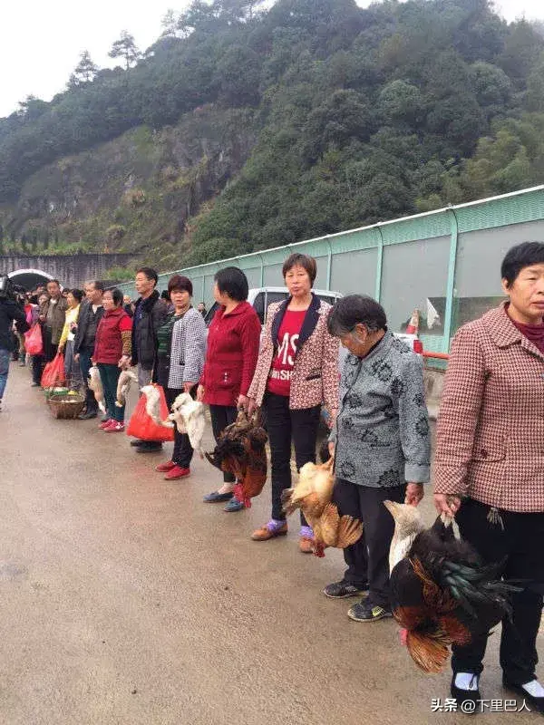 巴霍巴利王下迅雷下载_巴霍巴利王下下载_下里巴人