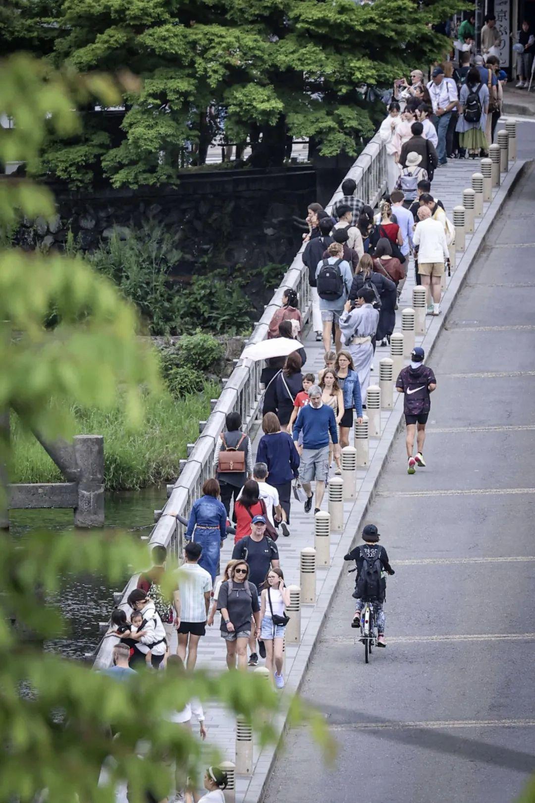 日_日_日