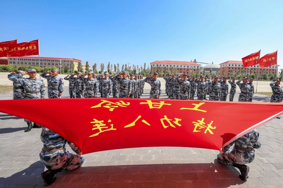 雄兵出击免费完整观看_雄兵岀击_雄兵
