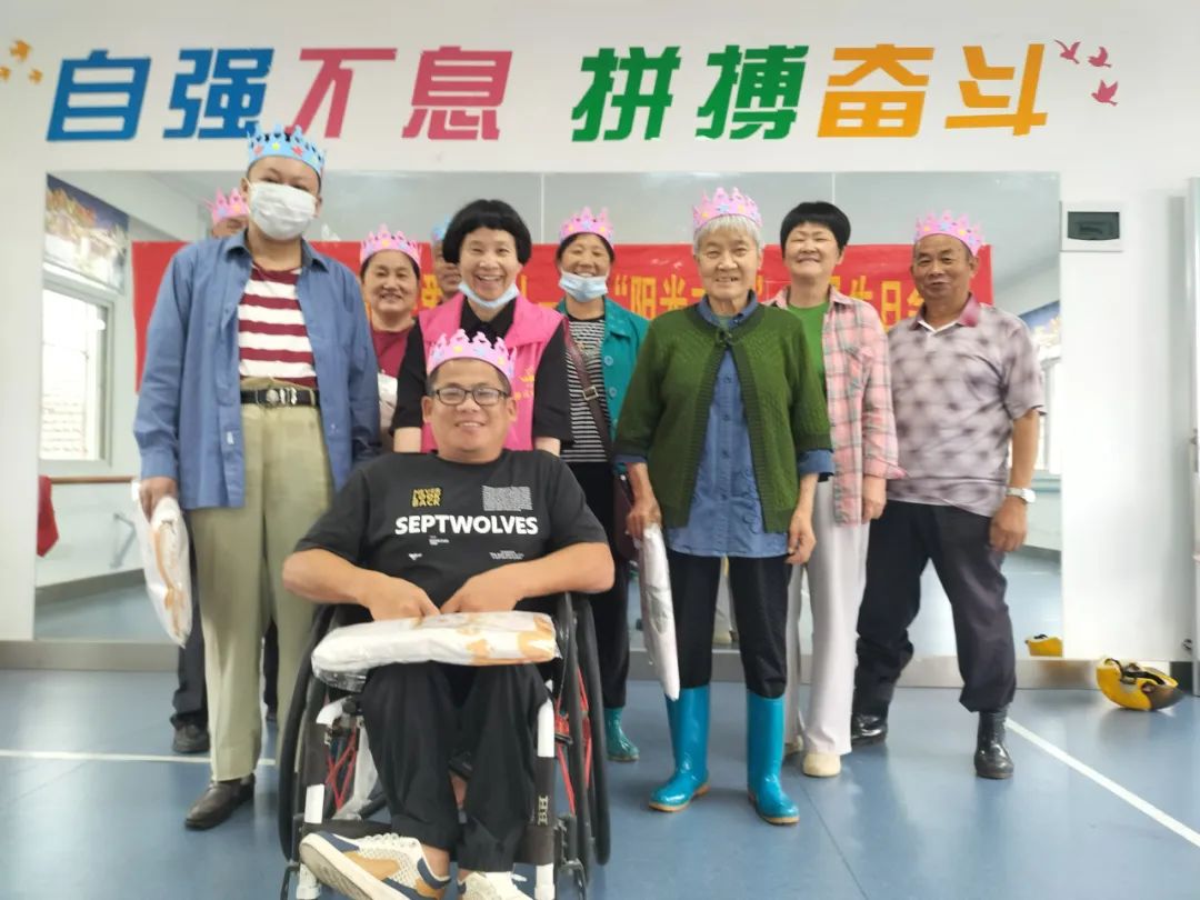 欢声笑语_笑语欢言的意思_笑语欢歌