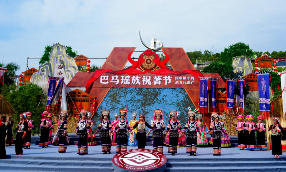 欢声笑语_笑语欢歌_笑语欢歌的意思