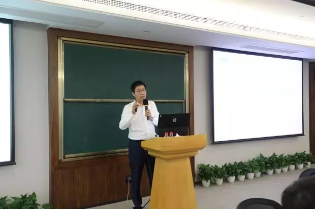 敬业乐群_敬业乐群的意思_敬业乐群的读音