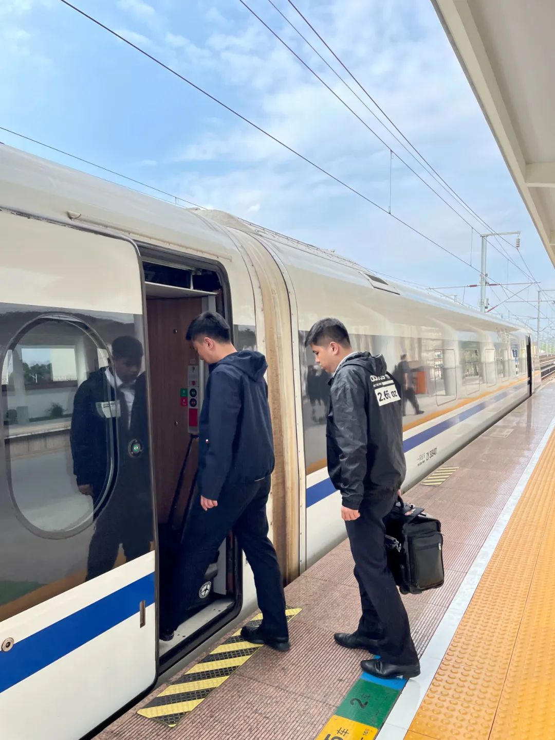 敬业乐群_敬业乐群是什么意思解释_敬业乐群的读音