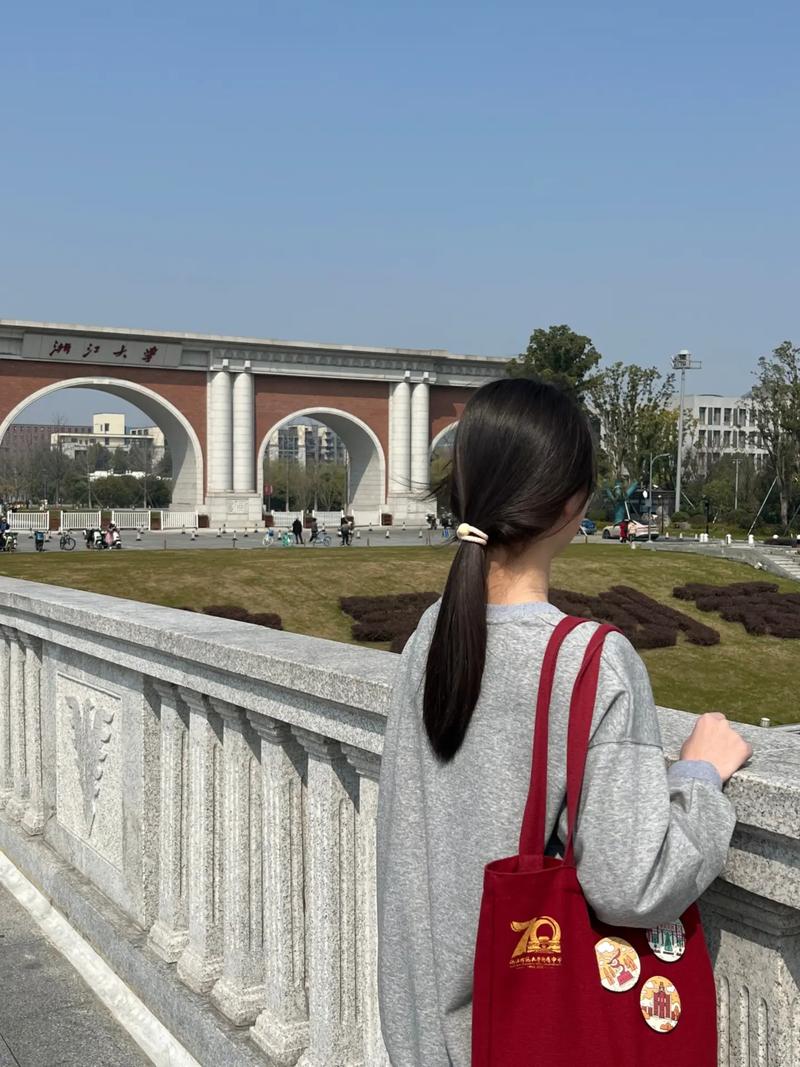 悄组词_悄的拼音_悄