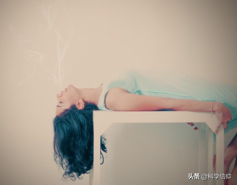 憋尿快憋哭了但是不让尿_憋屎憋尿的危害_憋