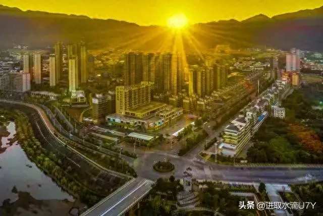 欺下瞒上还是欺上瞒下_欺下瞒上是成语吗_欺上瞒下