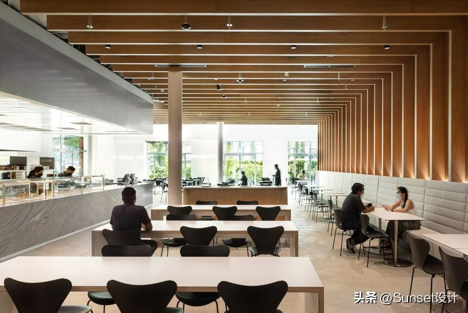 centred_centre的中文翻译_centre的adj