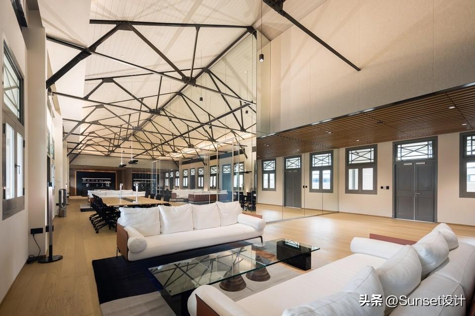 centre的中文翻译_centre的adj_centred