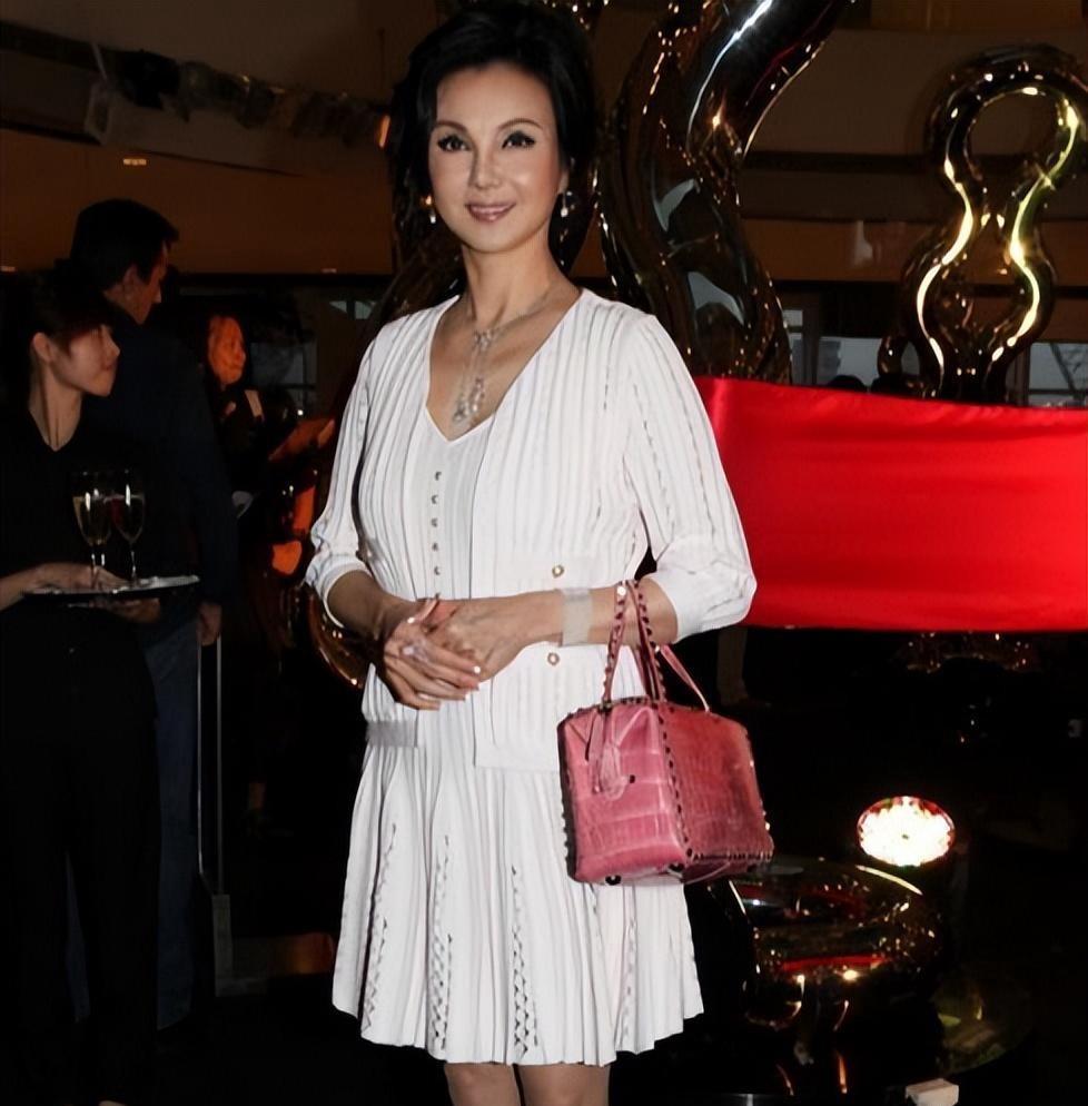 林爱儿林颢伊_林爱儿为什么改名_林爱儿