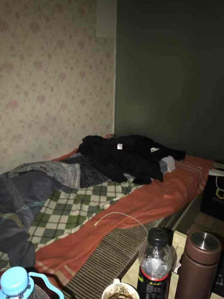伸手见五指是什么意思_伸手可见五指_伸手不见五指