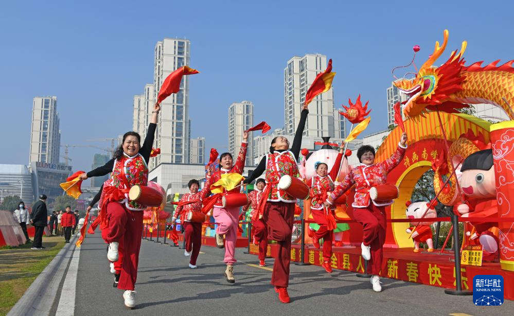 欢喜欢喜的意思_欢田喜地_欢欢喜喜