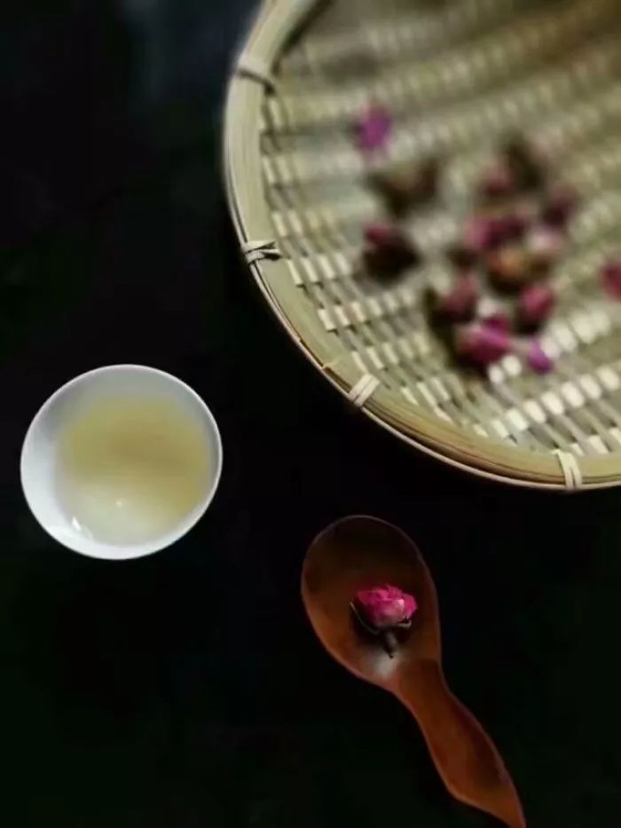 余地龙_余地的英文_余地