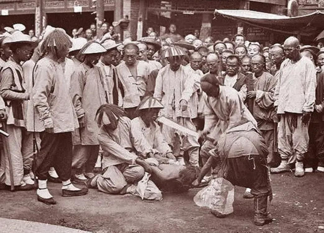 惨烈车祸图片_惨烈_比亚迪s6惨烈车祸