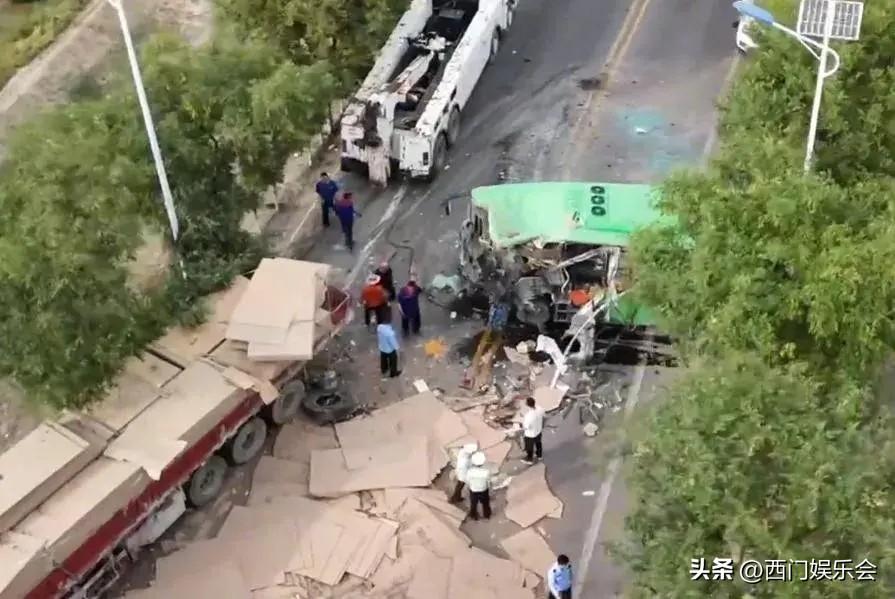 惨烈车祸现场照片_惨烈车祸图片_惨烈