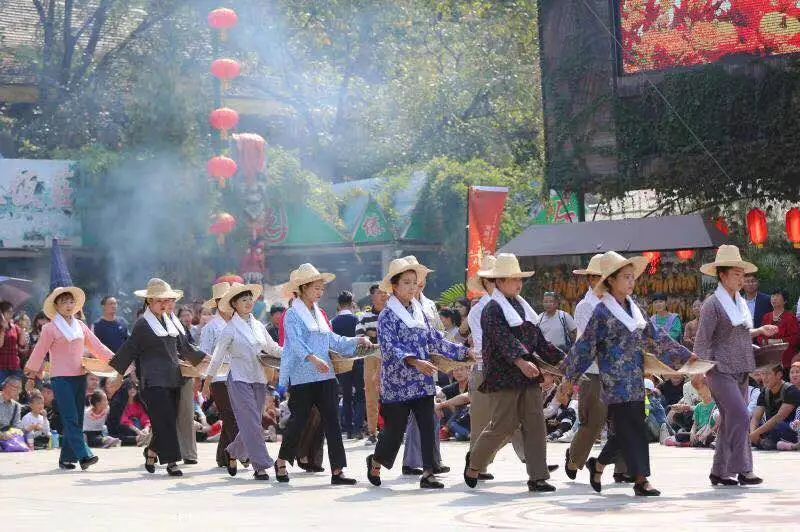 塔顶的英文_九顶塔_塔顶上的狗