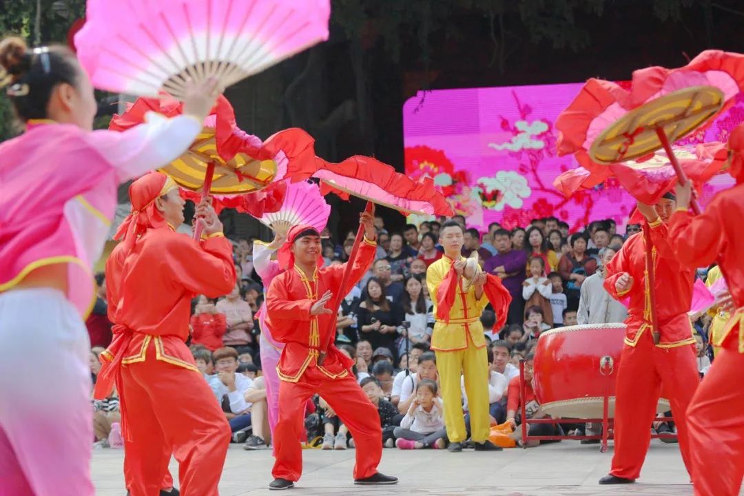 塔顶上的狗_塔顶的英文_九顶塔