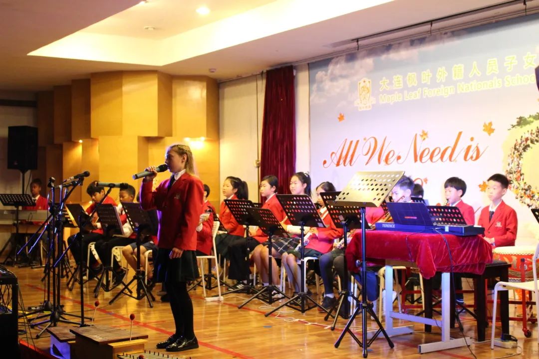 college_Graduating怎么读_graduating