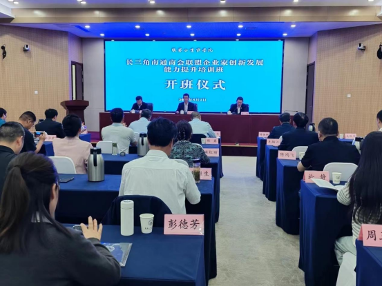 攫_攫怎么读_攫的拼音