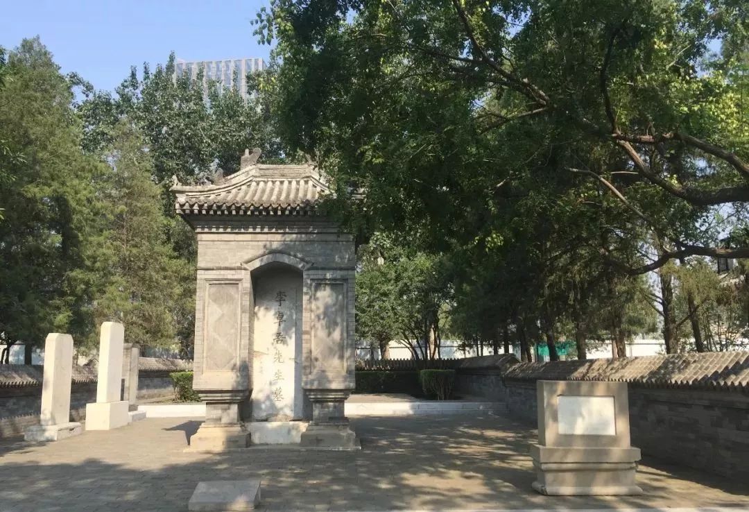 西海子公园的桥叫什么_海子公园西门_西海子公园