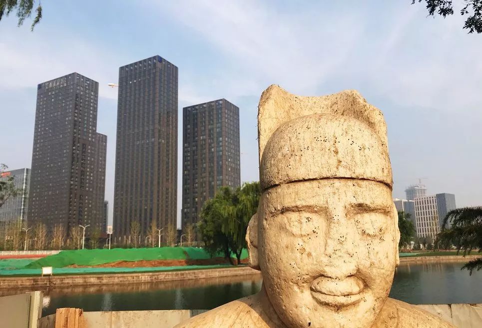 西海子公园的桥叫什么_海子公园西门_西海子公园