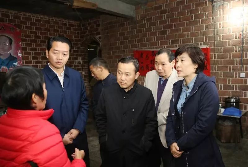 行尸走肉_行香子_日行千里