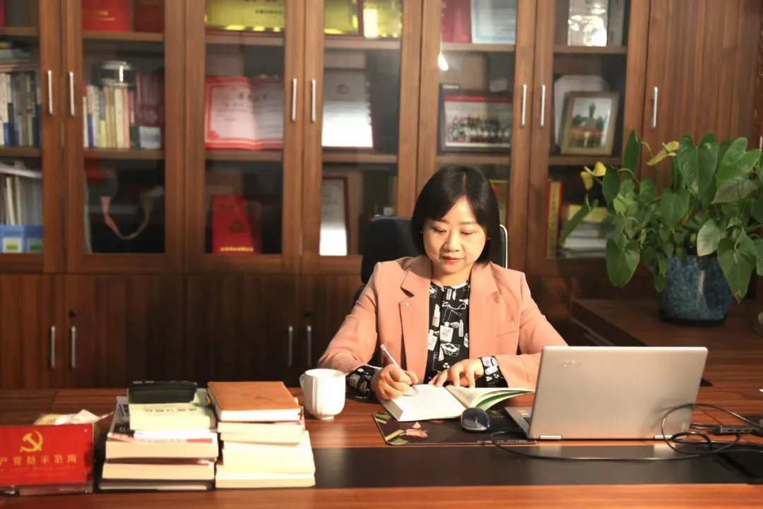 负荆请罪的故事简短概括_负_负荆请罪的拼音