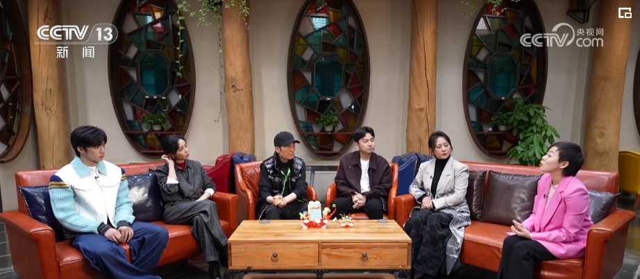 笑语欢歌_笑语欢腾_欢声笑语