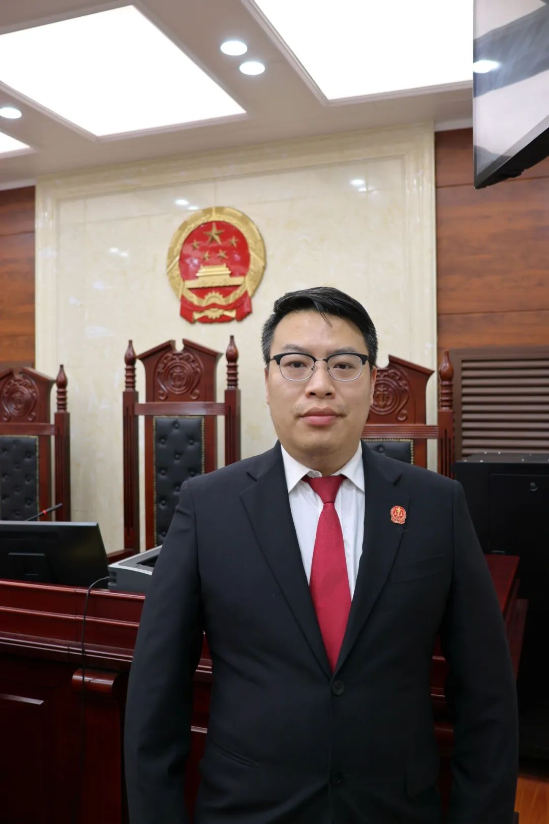 庭_庭字笔顺_庭外