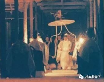 继位的拼音_继位与即位_继位